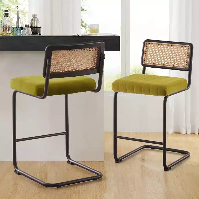 Tabourets de bar hauteur comptoir Bekrvio 26 - Rotin, velours avec dossier en cannage et cadre en métal, tabourets de cuisine modernes du milieu du siècle pour îlot de cuisine