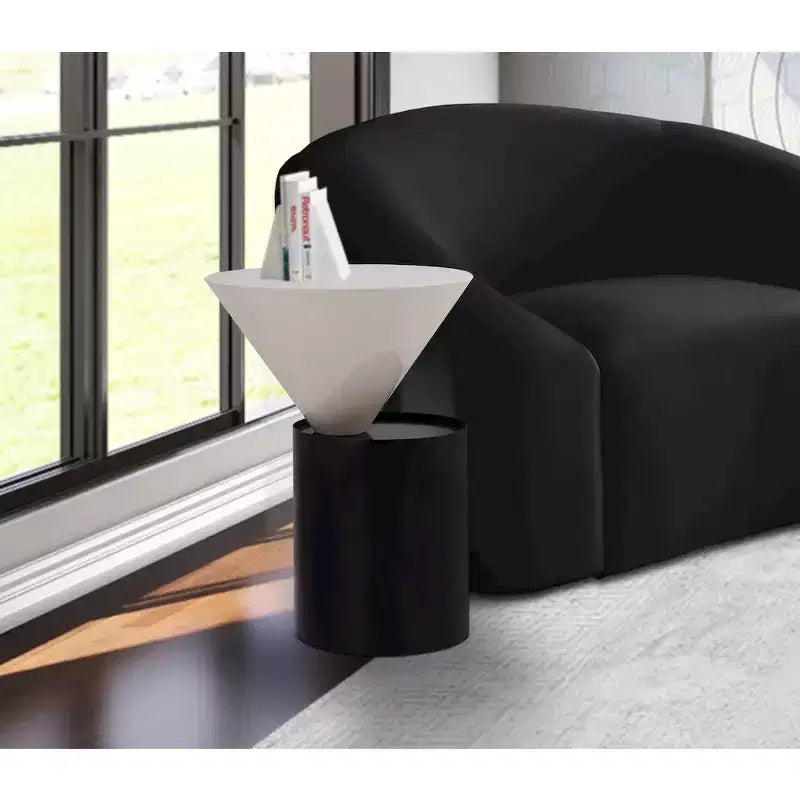 Meridian Furniture, Table d'appoint Damon blanche