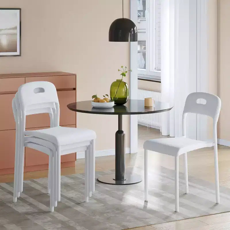 Chaises de salle à manger empilables en plastique avec pieds en métal pour salle de conférence, bureau, table de salle à manger, montage facile, résistant aux taches, utilisation intérieure et extérieure