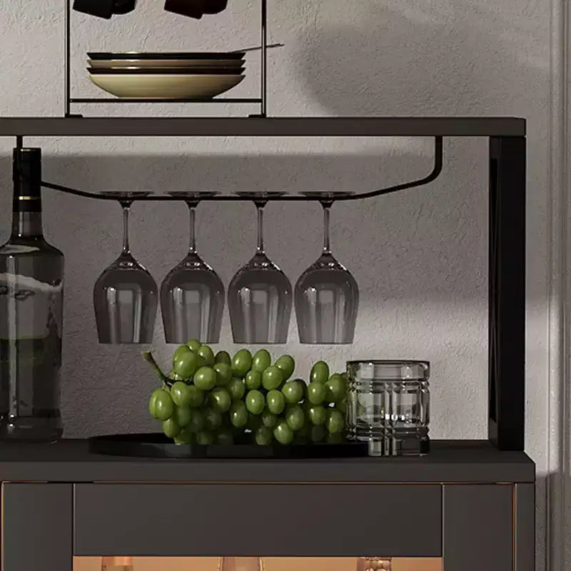 Mobile Bar Autoportante con Luce a LED, Prese di Corrente, Portabottiglie e Portabicchieri