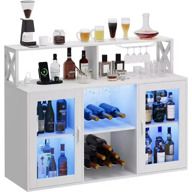 Mobile Bar Autoportante con Luce a LED, Prese di Corrente, Portabottiglie e Portabicchieri