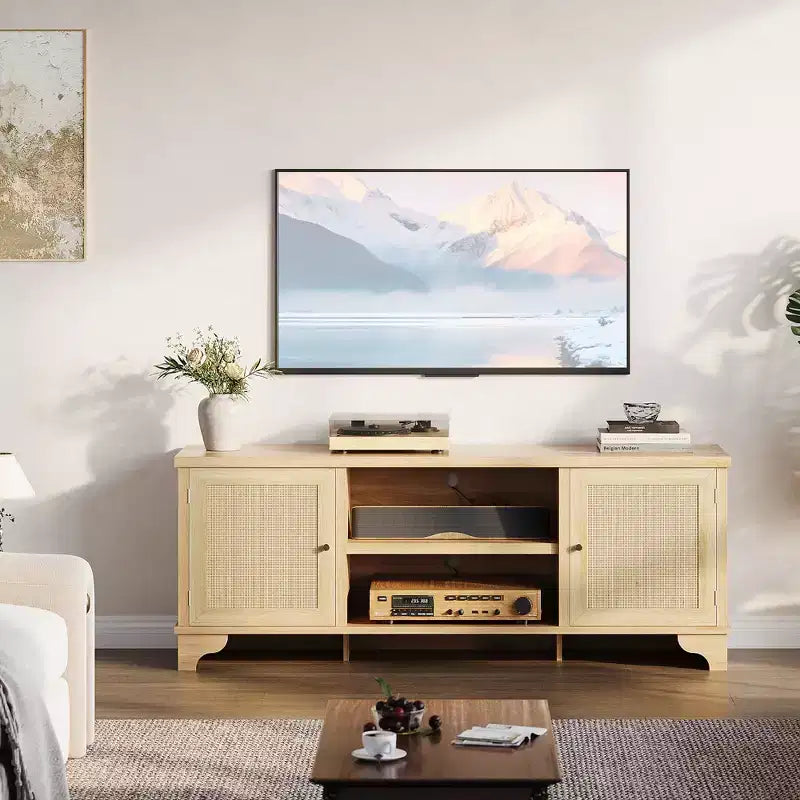 Meuble TV en rotin pour téléviseurs jusqu'à 70 pouces, console multimédia en bois avec placards et étagères ouvertes, centre de divertissement élégant pour le salon