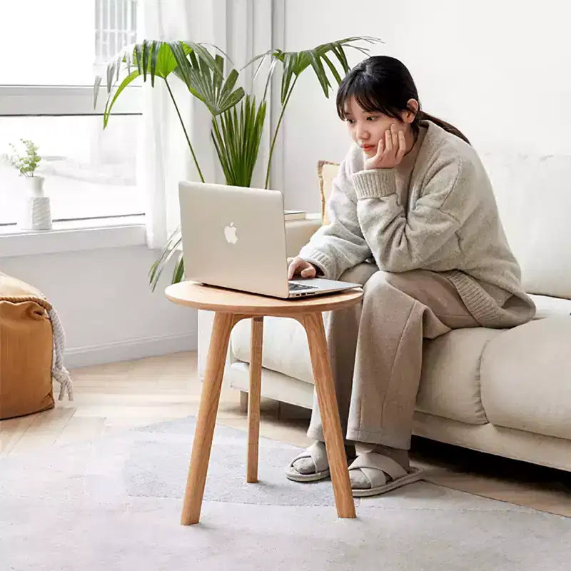 Okak Wooden Round Side Table with Floor Friendly Non-Slip Pads, End Table with Strong Three-Legged Structure, Couch Table for Living Room