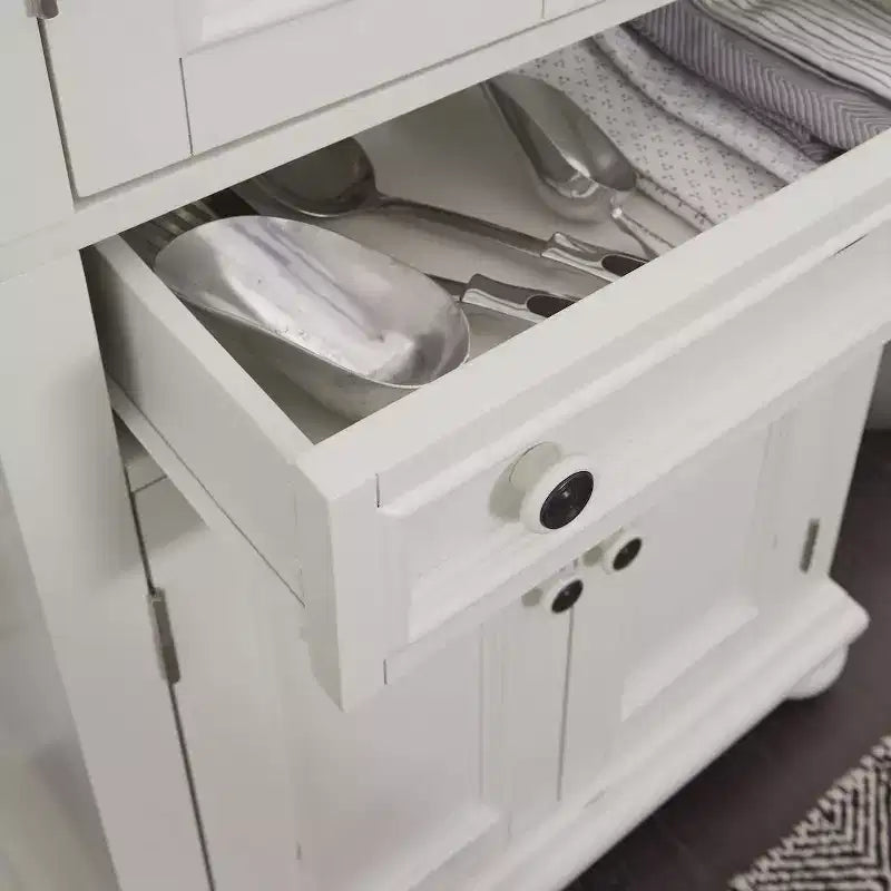 Mobile per dispensa da cucina bianco con ripiani regolabili e vano portaoggetti