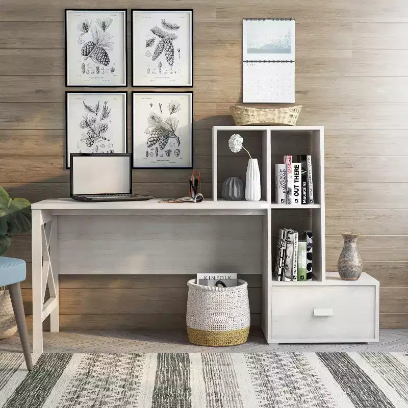 Scrivania multi-deposito in rovere bianco, stile transizionale con ricarica USB e ripiani aperti