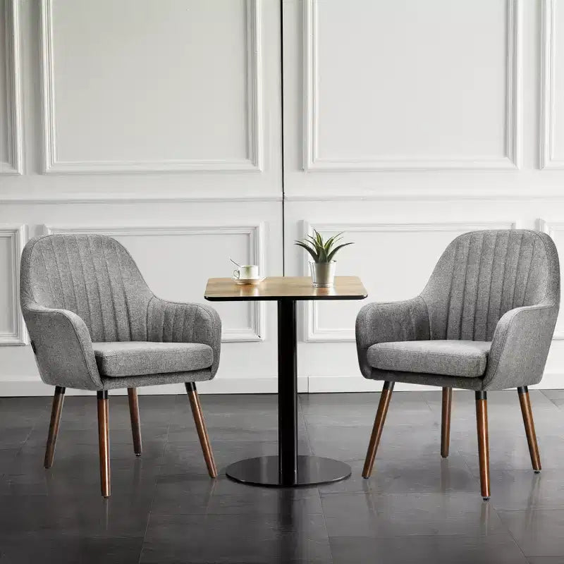 Set di 2 poltrone accentate rivestite in tessuto con gambe in legno, beige/grigio