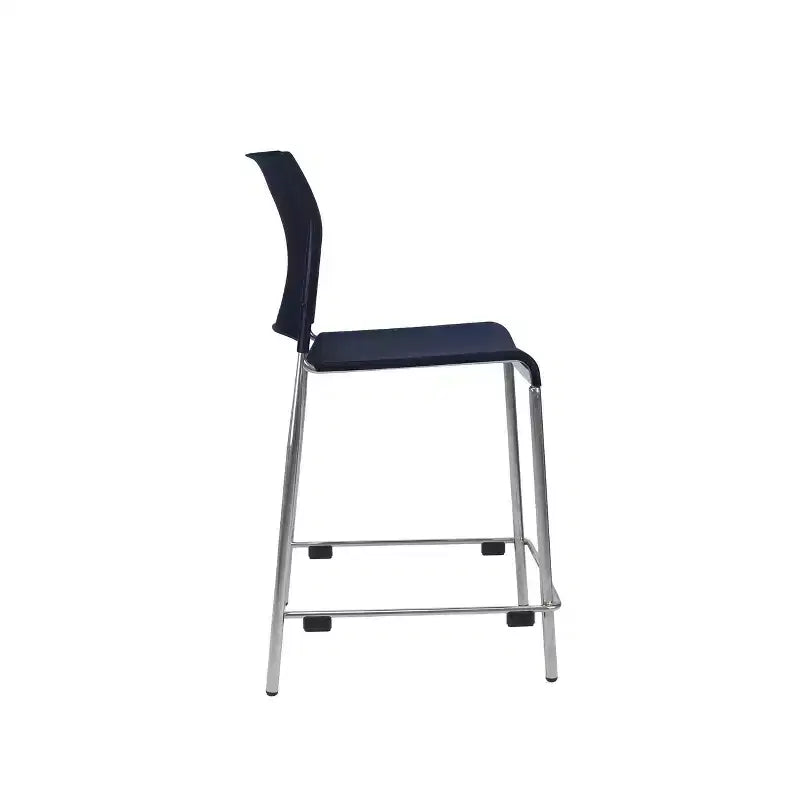 Set di 4 sgabelli da bar in plastica ad altezza bancone